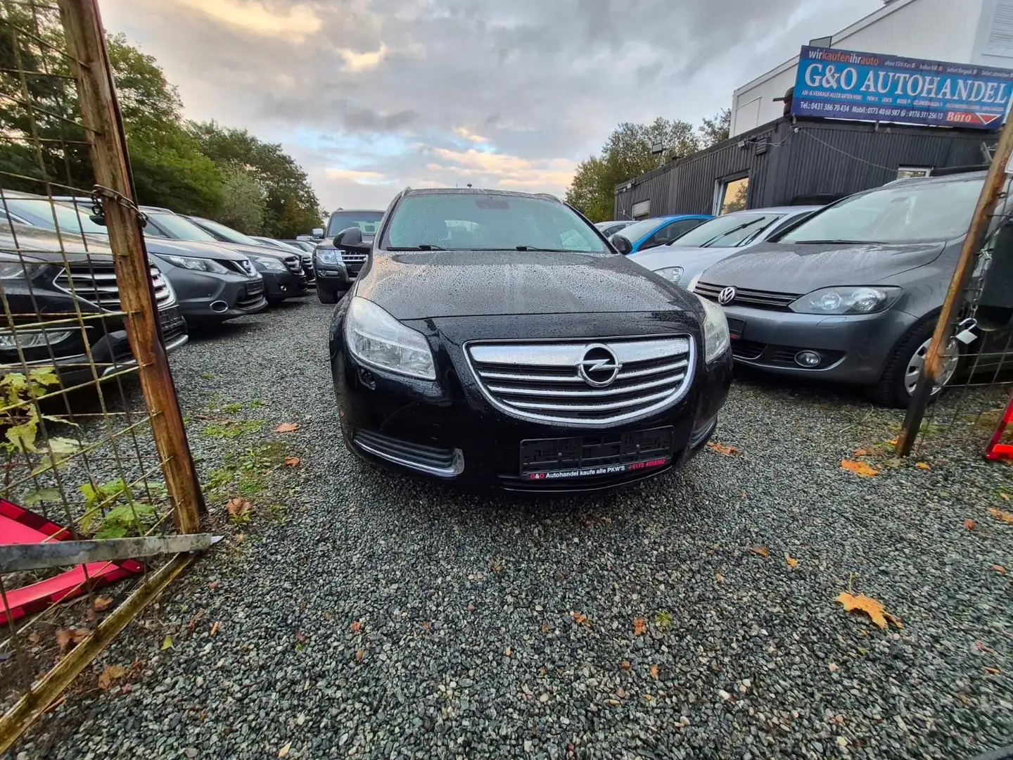 Opel Insignia A Sports Tourer Edition*TÜV 12/25 Schwarz - 2