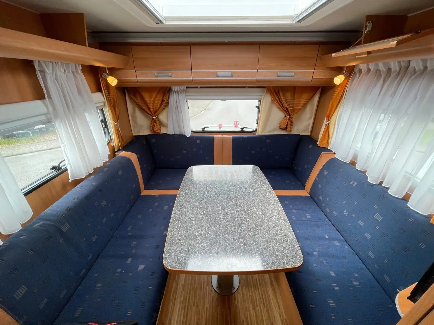 Dethleffs Globebus I 3 - HECKSITZGRUPPE 5,99m Weiß - 1