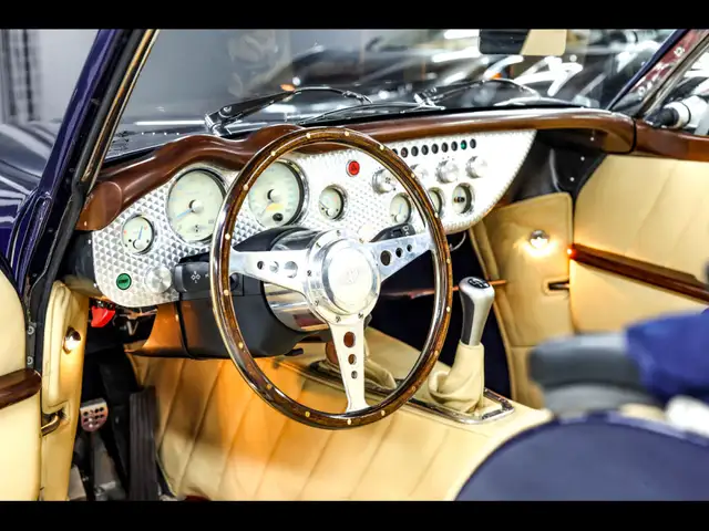 Morgan Aero 8 4.4 V8 MANUAL°ASTON MARTIN COLOUR MENDIP BLUE