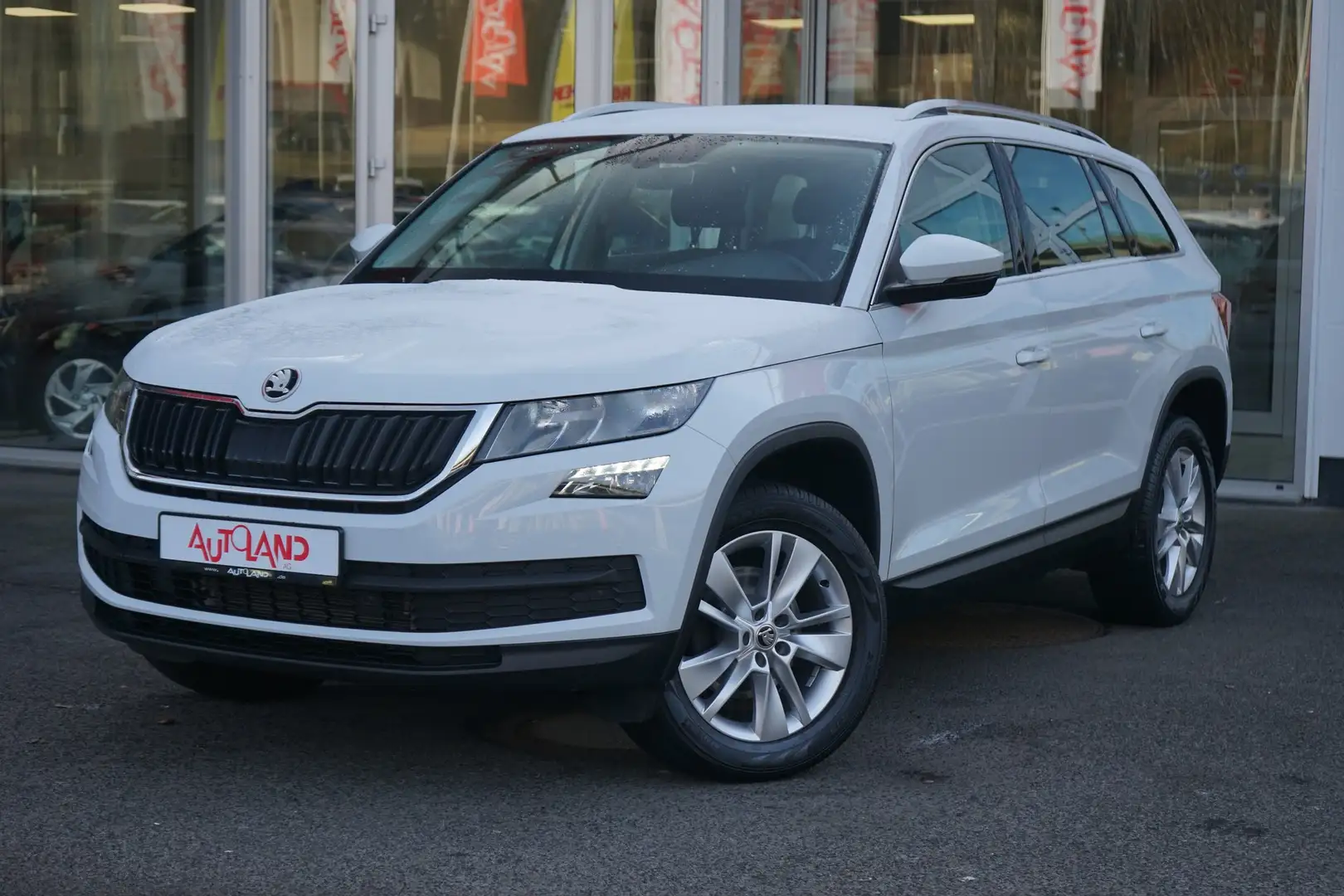 Skoda Kodiaq 1.5 TSI Klimaaut. Sitzheizung PDC Kamera Weiß - 1