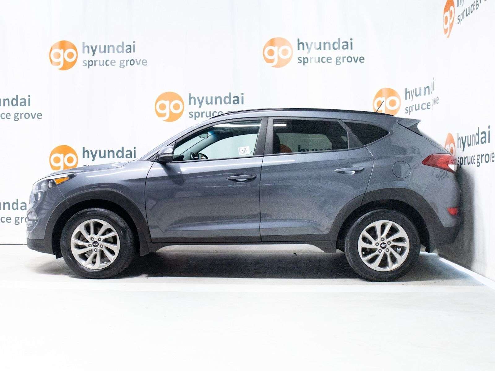 2017 Hyundai Tucson SE: AWD, Panoramic Moonroof, Front/Rear Heated Sea — снимка 1