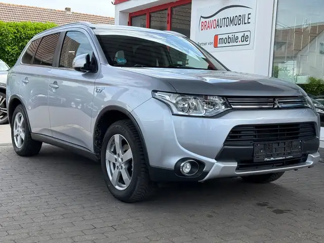 Mitsubishi Outlander PHEV Intense 4WD