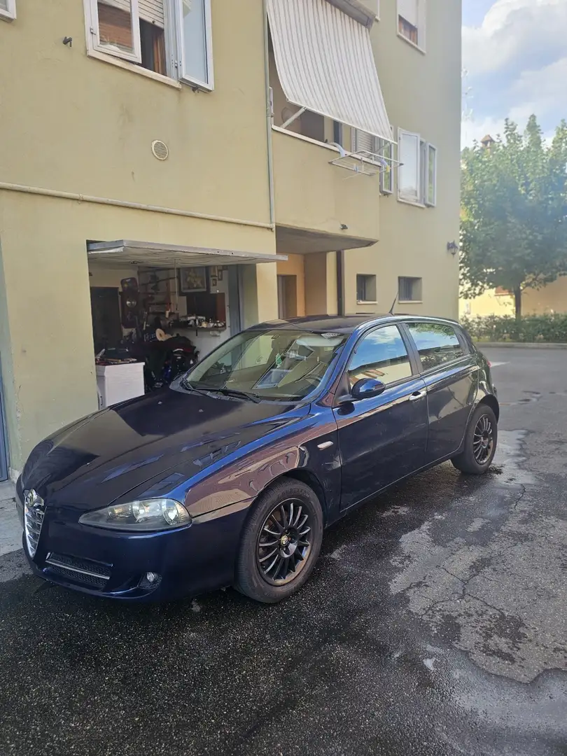 Alfa Romeo 147 5p 1.9 jtd Distinctive 120cv - 2