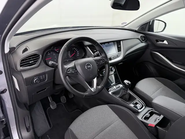 Opel Grandland X view 9