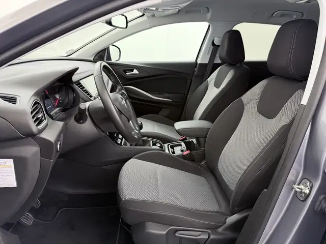 Opel Grandland X view 10
