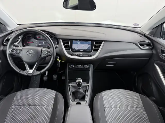 Opel Grandland X view 3