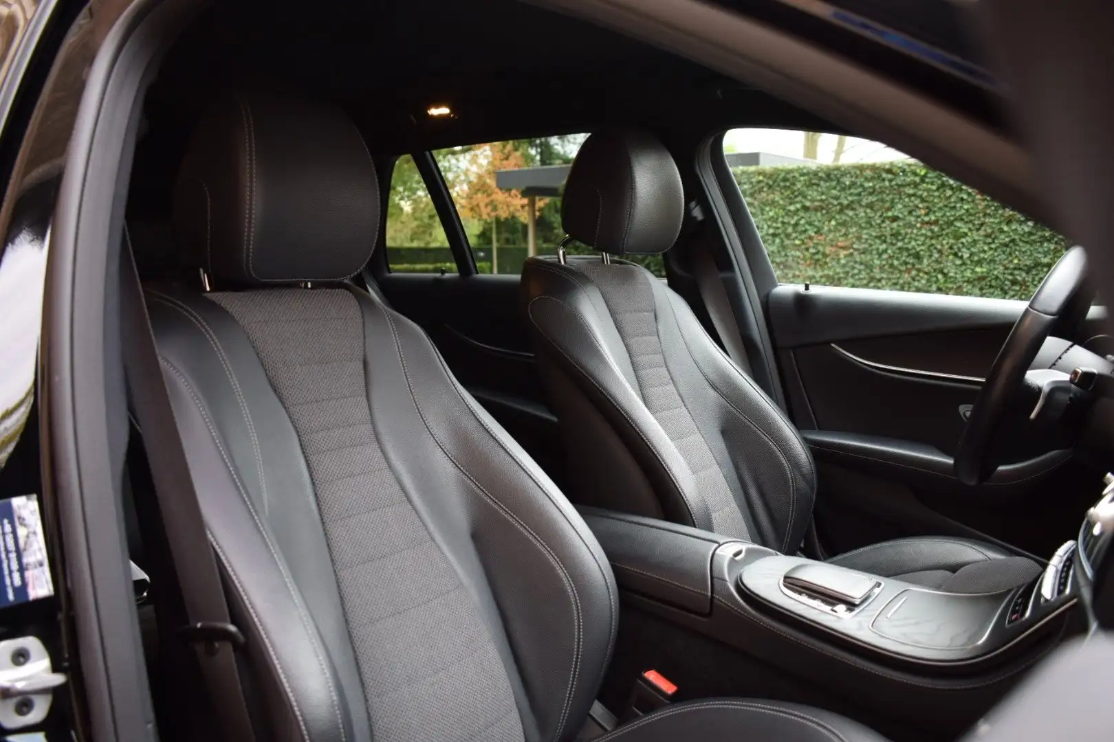 Mercedes-Benz E 200 d, Avantgarde/CarPlay/ACC/Camera/Night/LED/Service Noir - 2