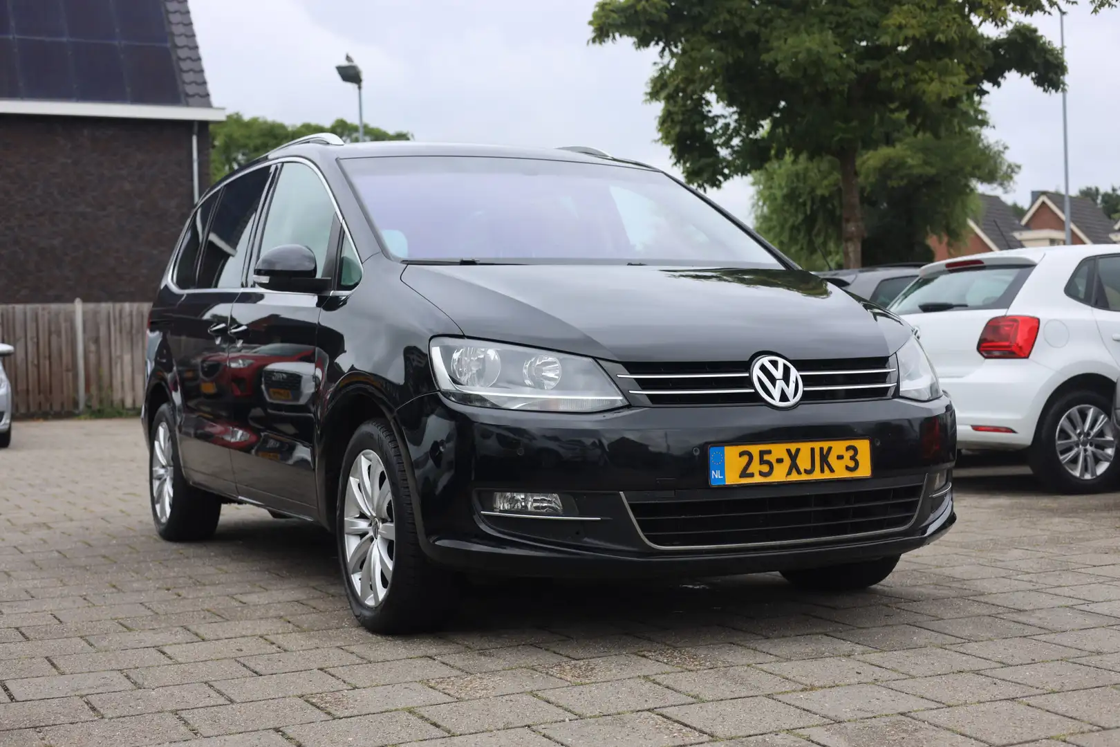 Volkswagen Sharan 2.0 TDI HIGHLINE I 7 PERS I CRUISE I TREKHAAK Zwart - 2