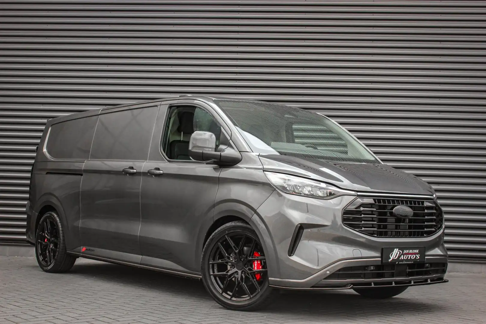 Ford Transit Custom 320 2.0 TDCI L2H1 Limited 170PK JB- EDITION / DRIV Grijs - 2