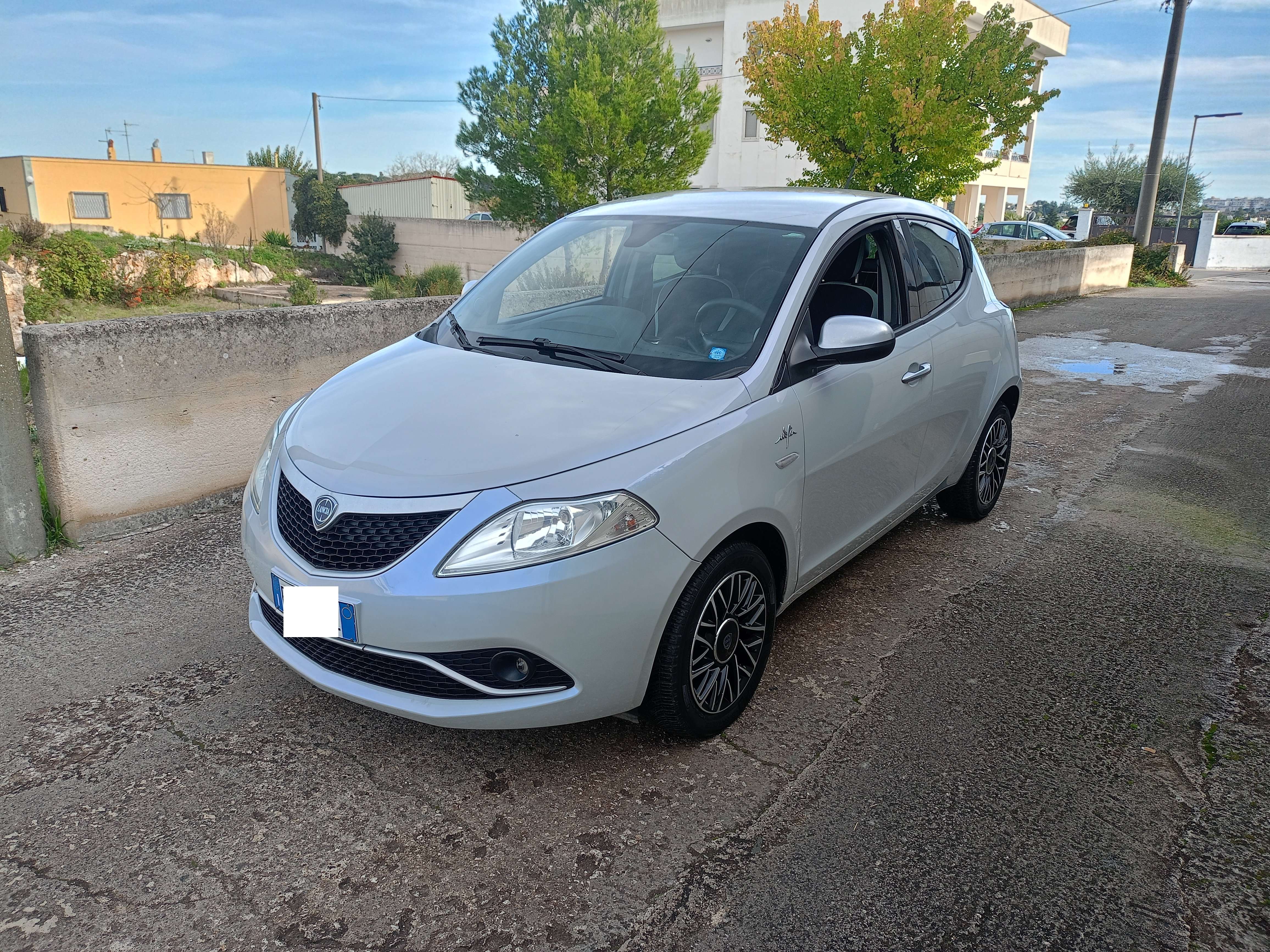 Lancia Ypsilon