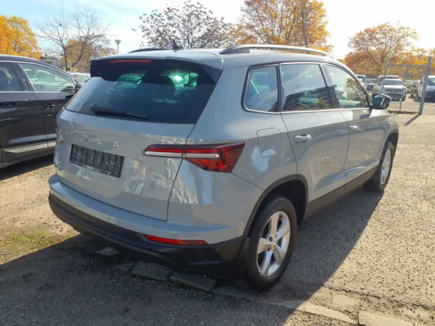 Skoda Karoq 1.5 TSI Style Grau - 2