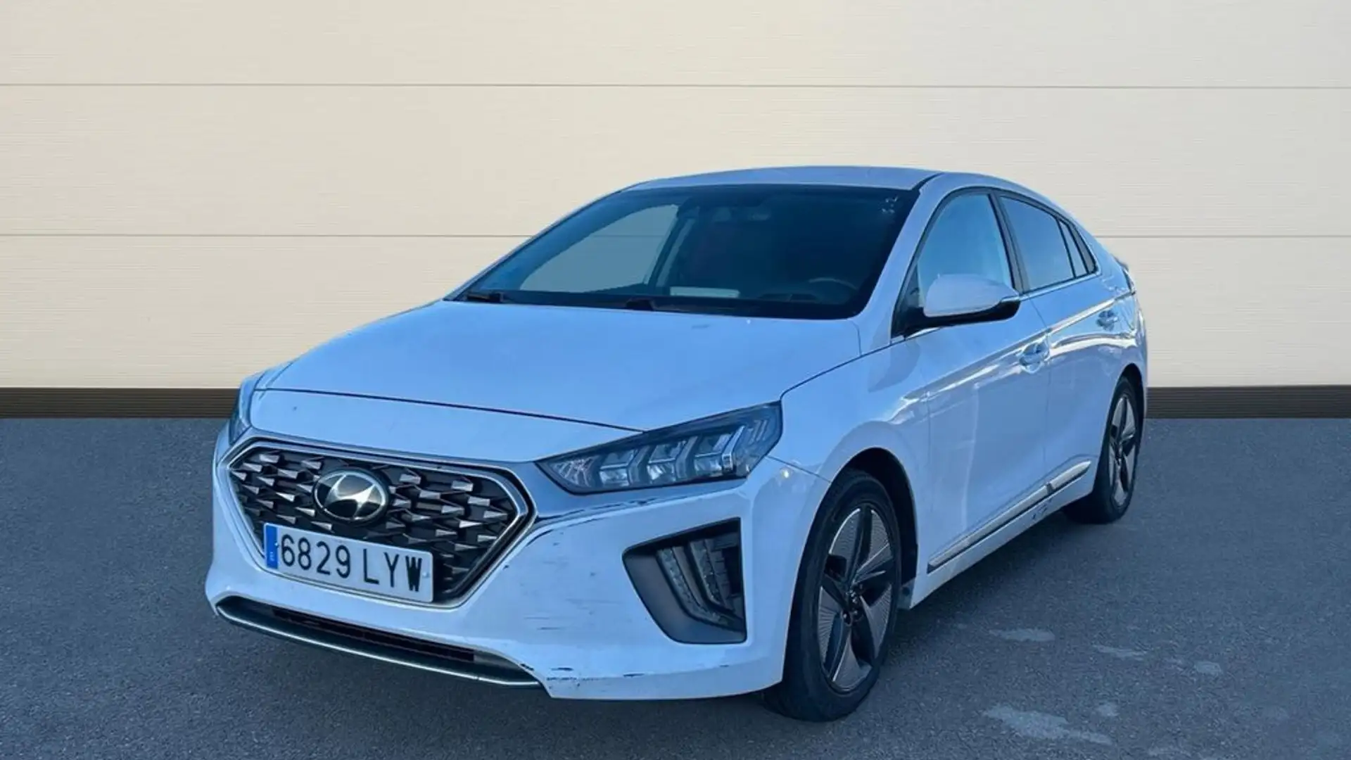 Hyundai IONIQ 1.6 GDI HEV TECNO DCT 141 5P Blanco - 1
