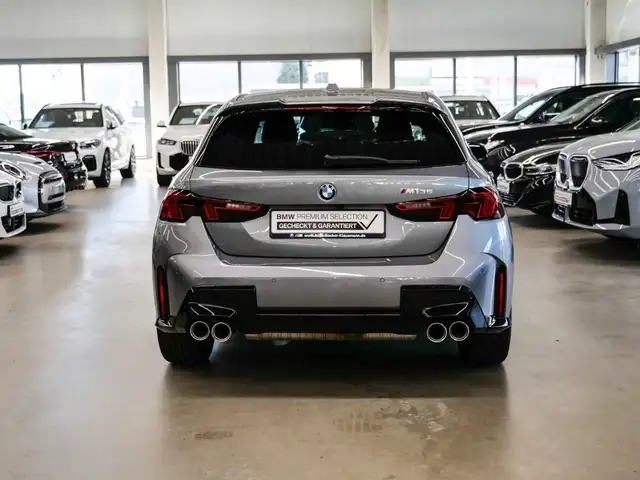 BMW 1 Series view 5