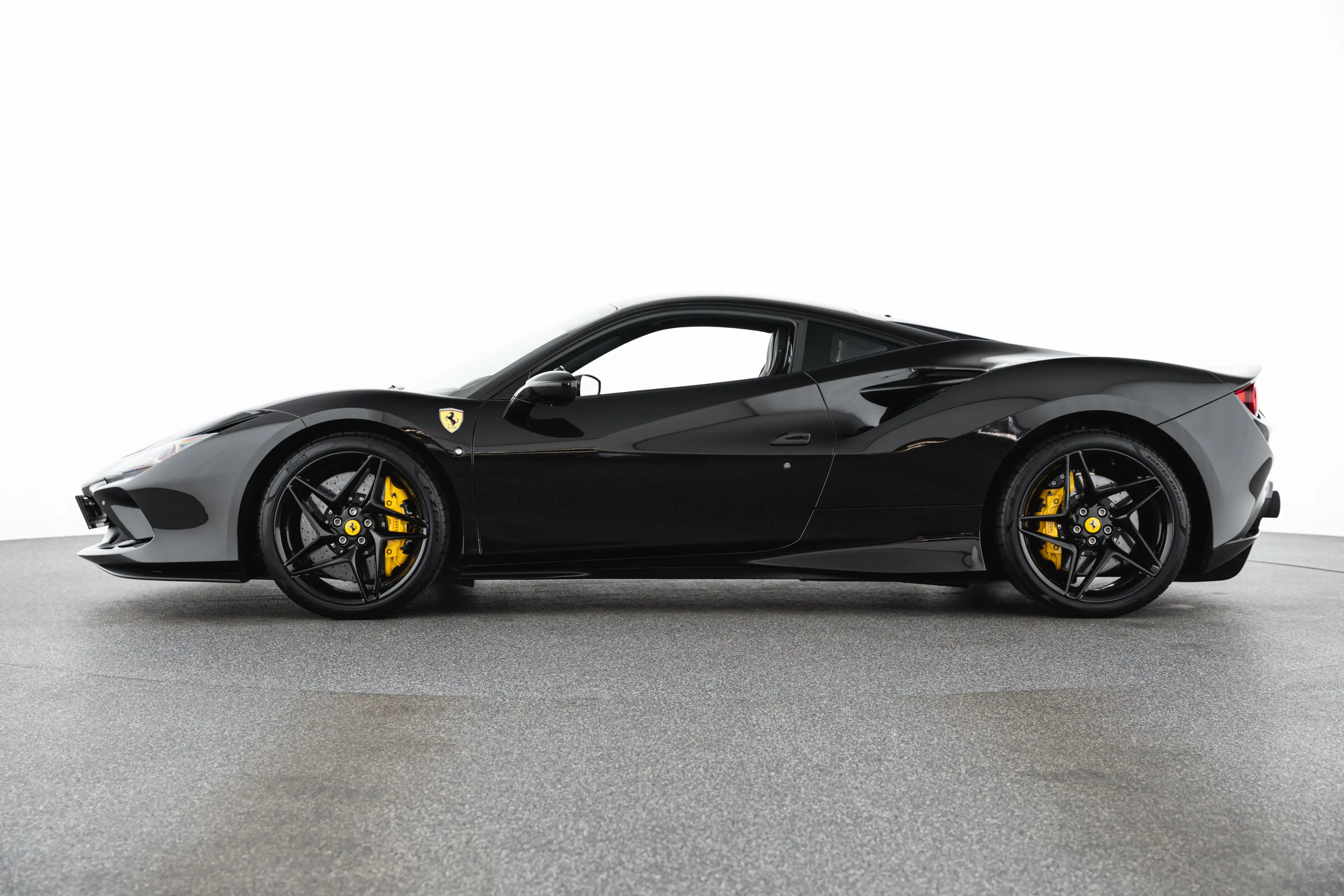 Ferrari F8 Tributo — photo 8
