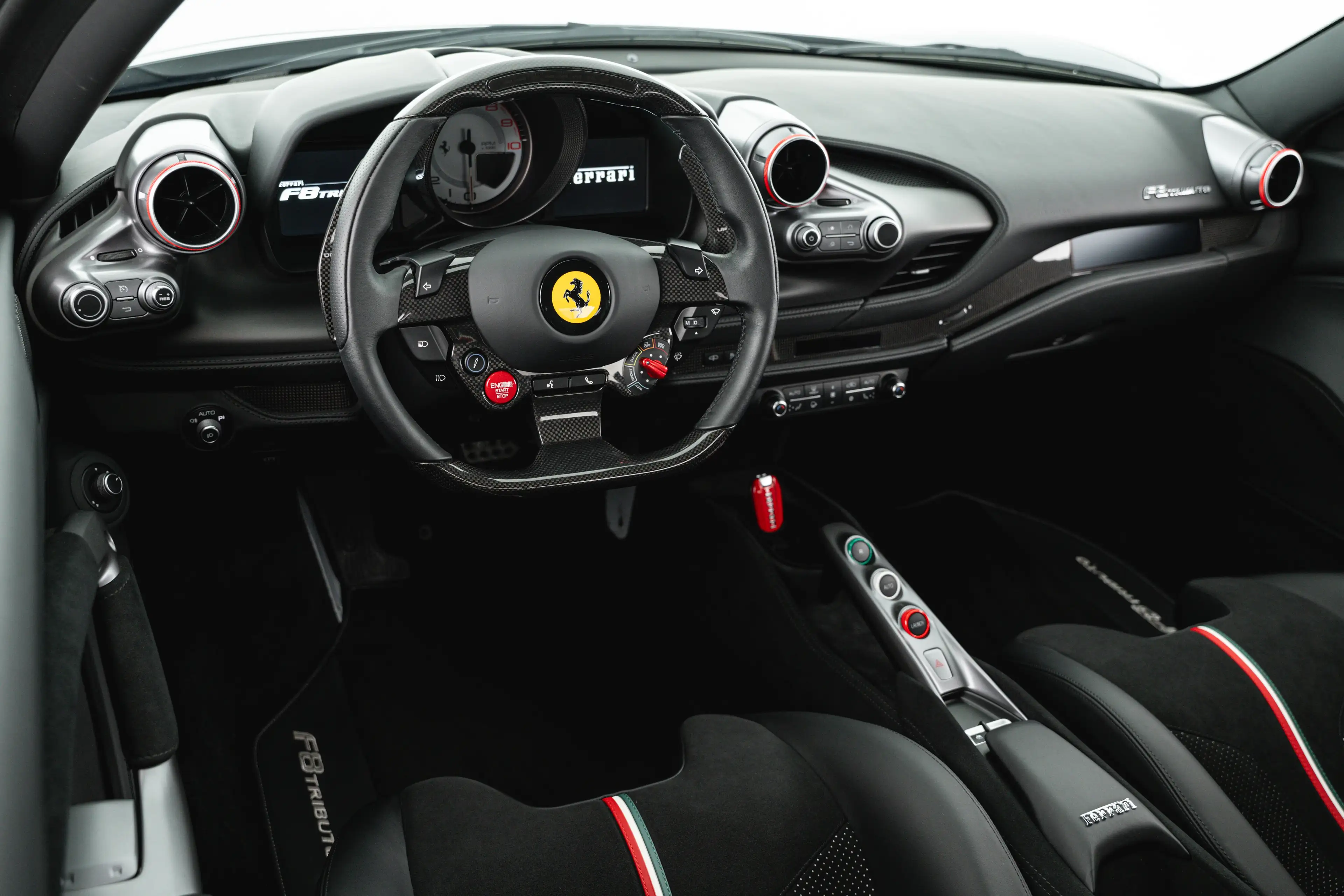 Ferrari F8 Tributo — photo 12