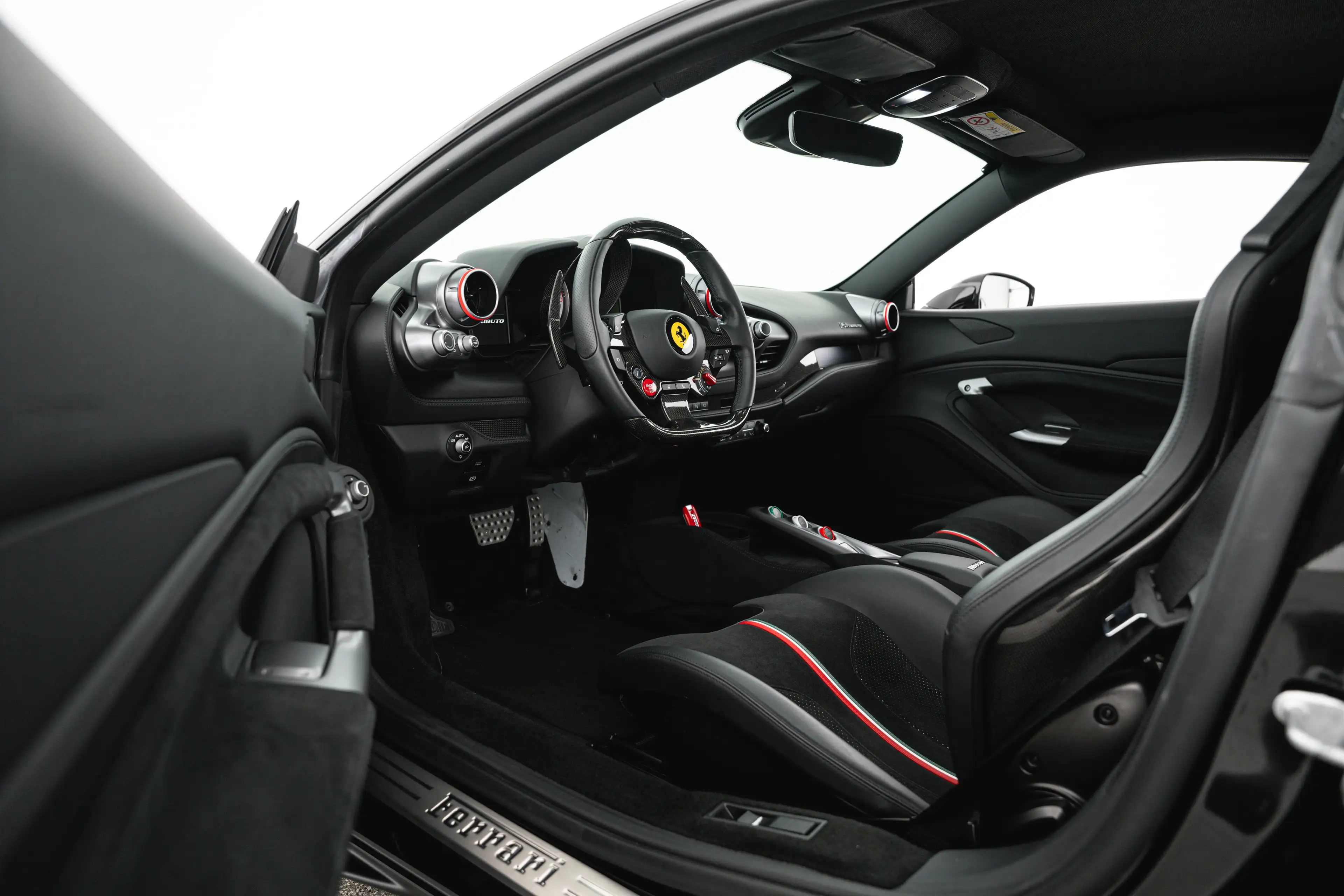 Ferrari F8 Tributo — photo 14