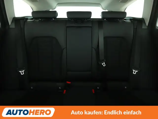BMW 3 Series view 15