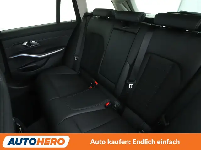 BMW 3 Series view 14