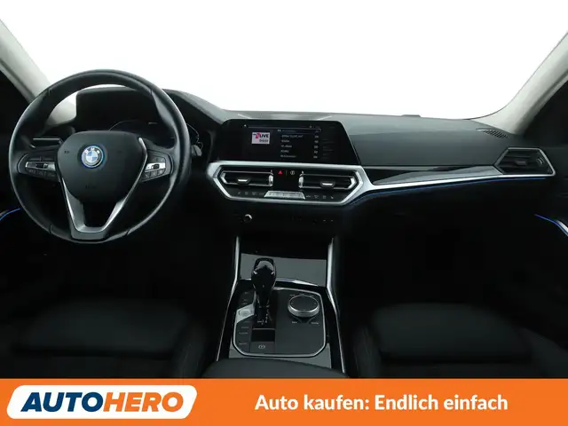 BMW 3 Series view 12