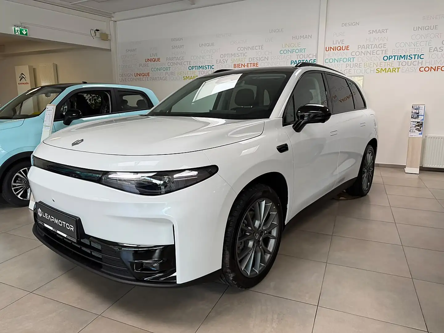 Leapmotor C10 Elektro 81,9kWh Design ProMax (L1061) Weiß - 1