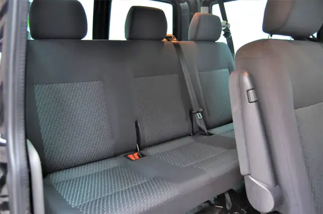 Volkswagen Transporter view 14