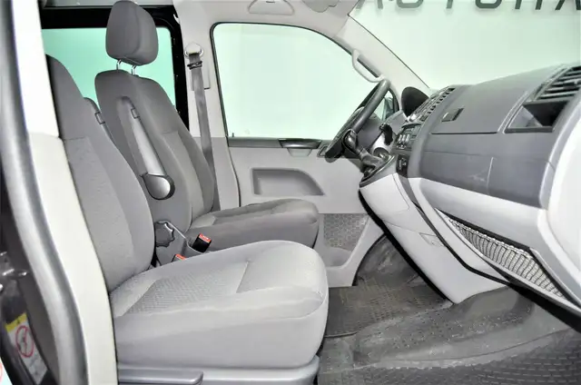 Volkswagen Transporter view 12