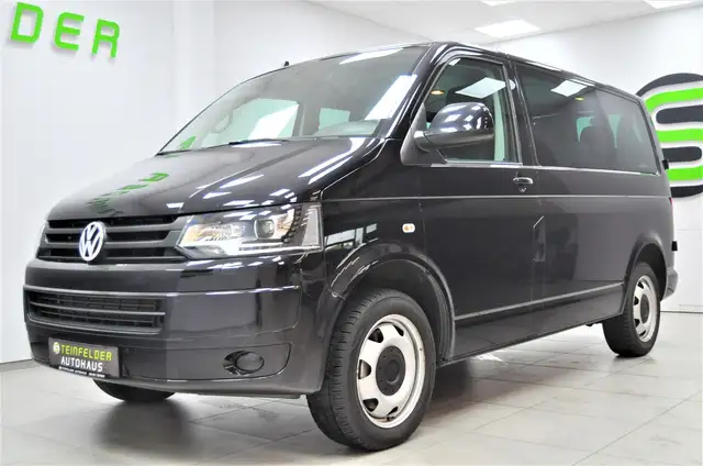 Volkswagen Transporter view 3
