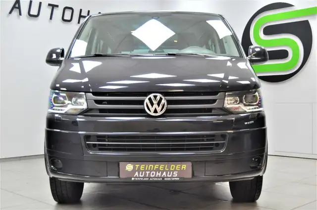 Volkswagen Transporter view 2