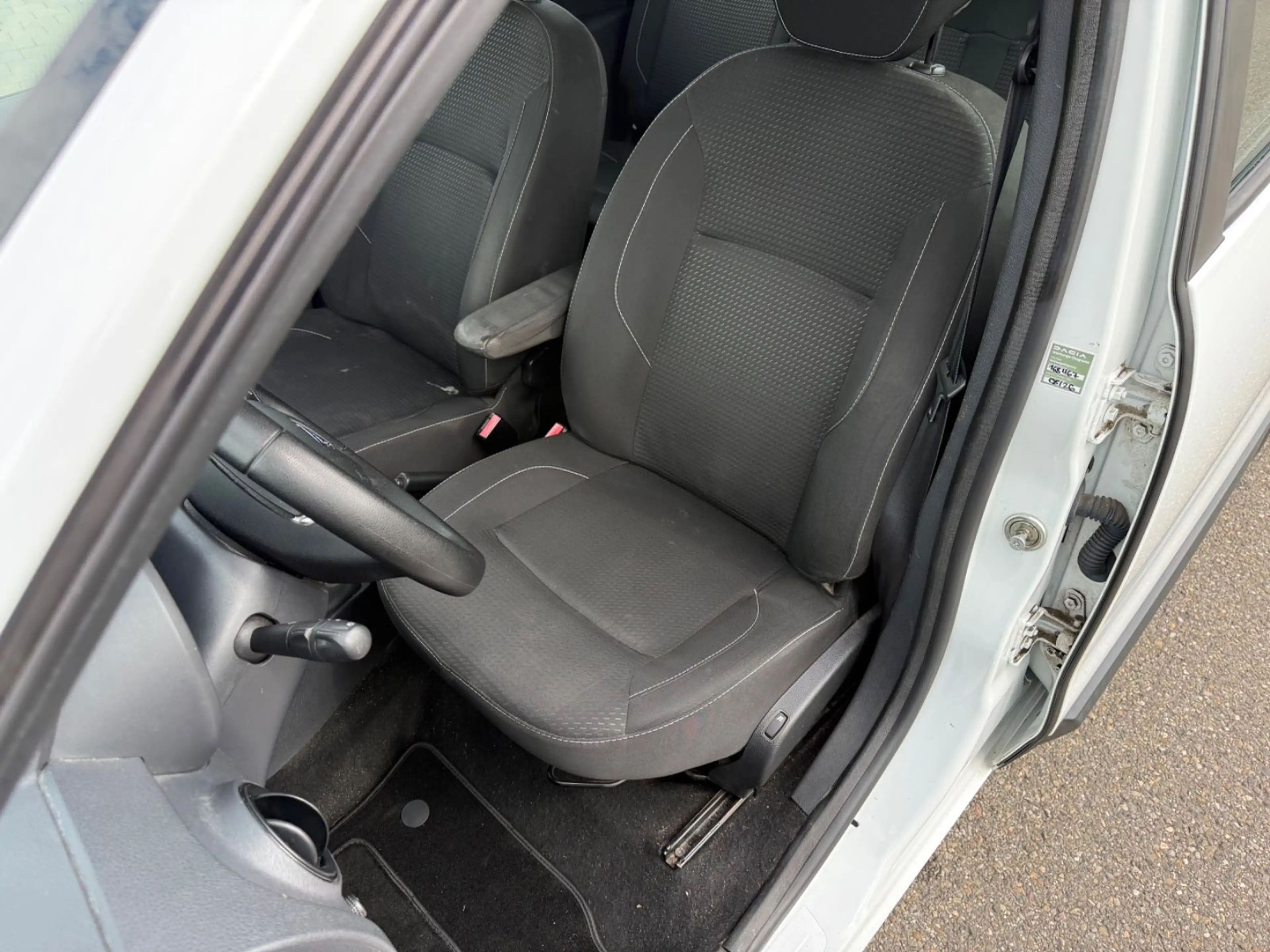 Dacia Lodgy Laureate 1.Hand!7-Sitzer!Scheckheftgepfl. — photo 9