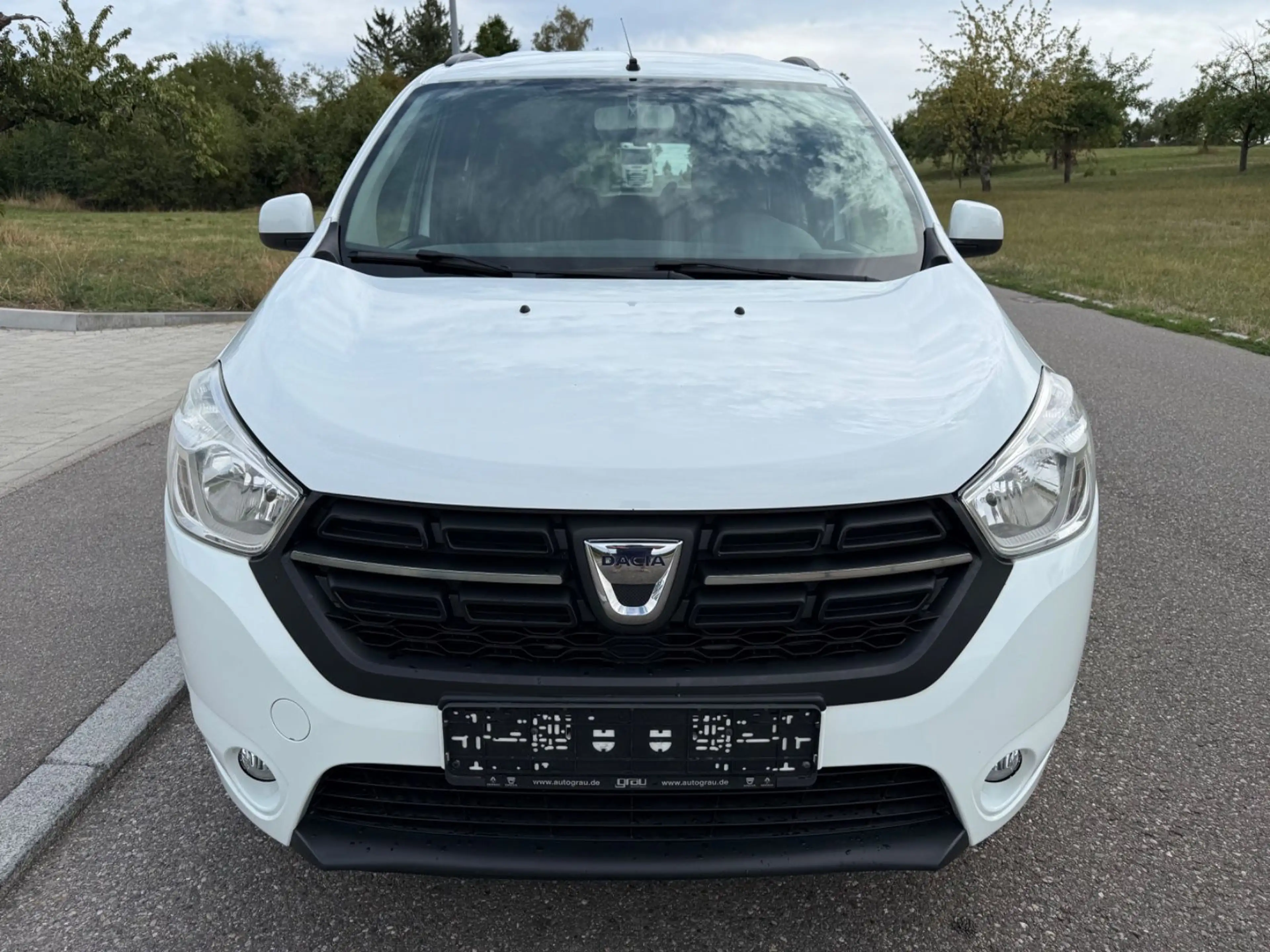 Dacia Lodgy Laureate 1.Hand!7-Sitzer!Scheckheftgepfl. — photo 2