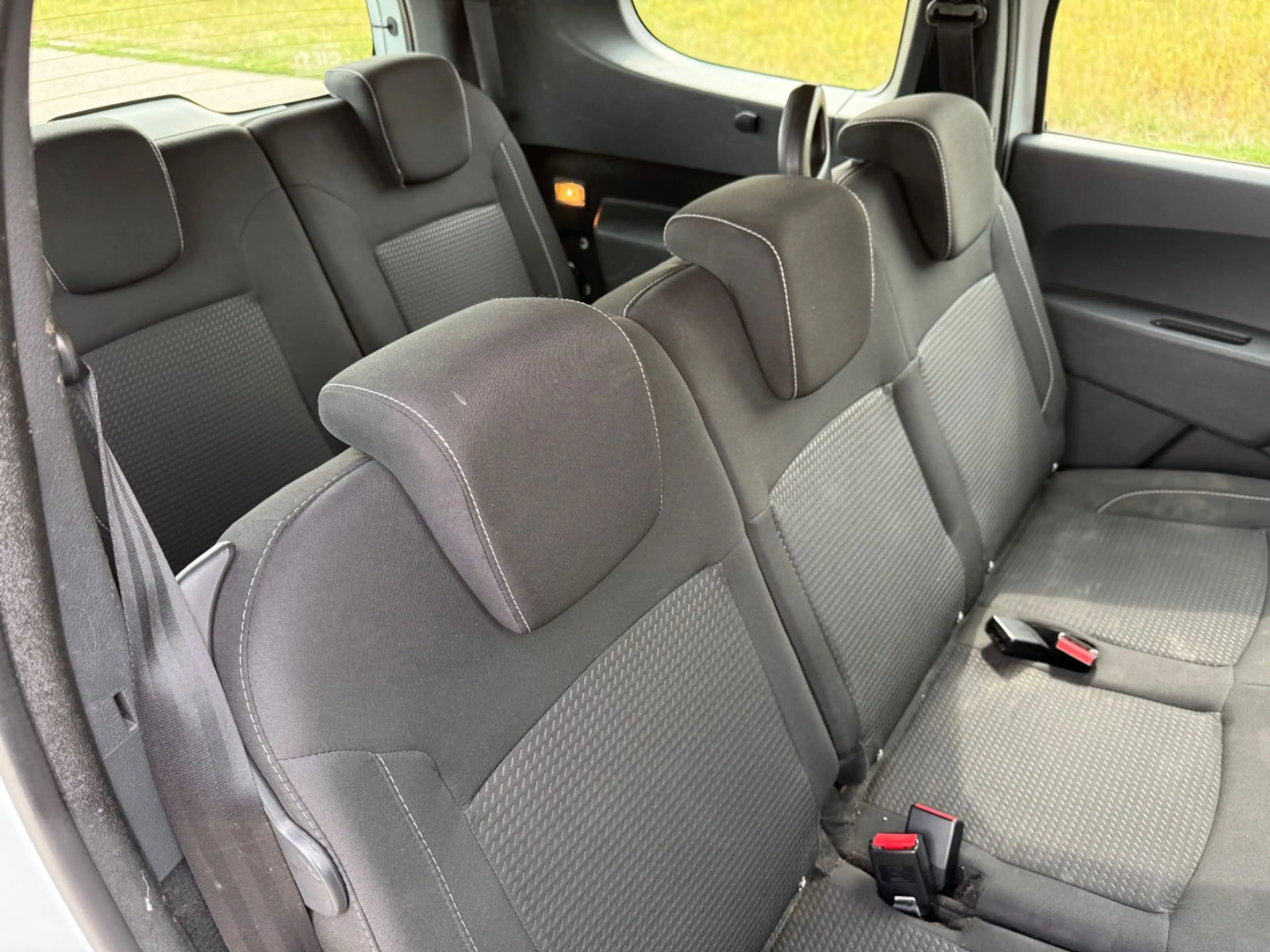 Dacia Lodgy Laureate 1.Hand!7-Sitzer!Scheckheftgepfl. — photo 14