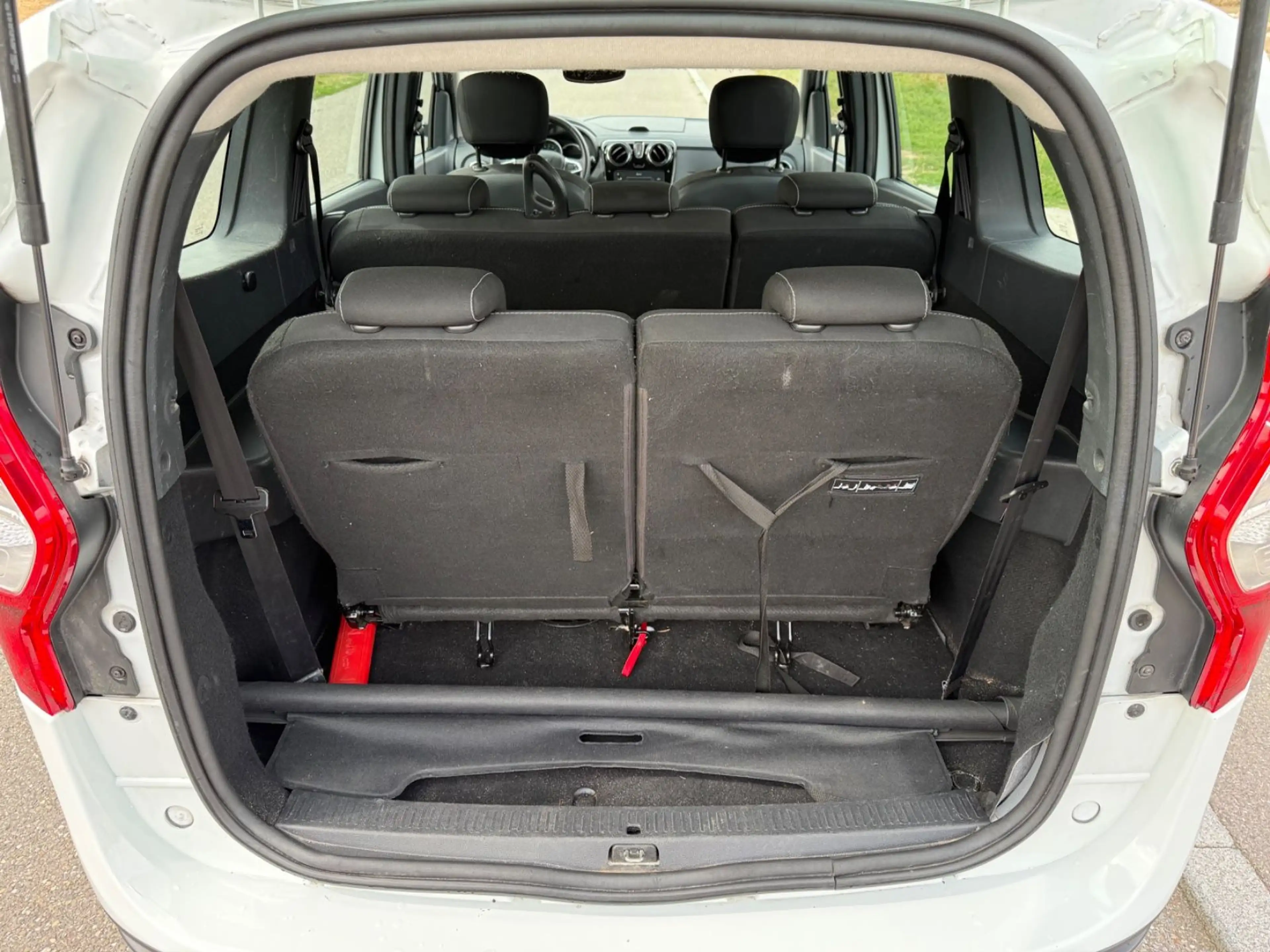 Dacia Lodgy Laureate 1.Hand!7-Sitzer!Scheckheftgepfl. — photo 12