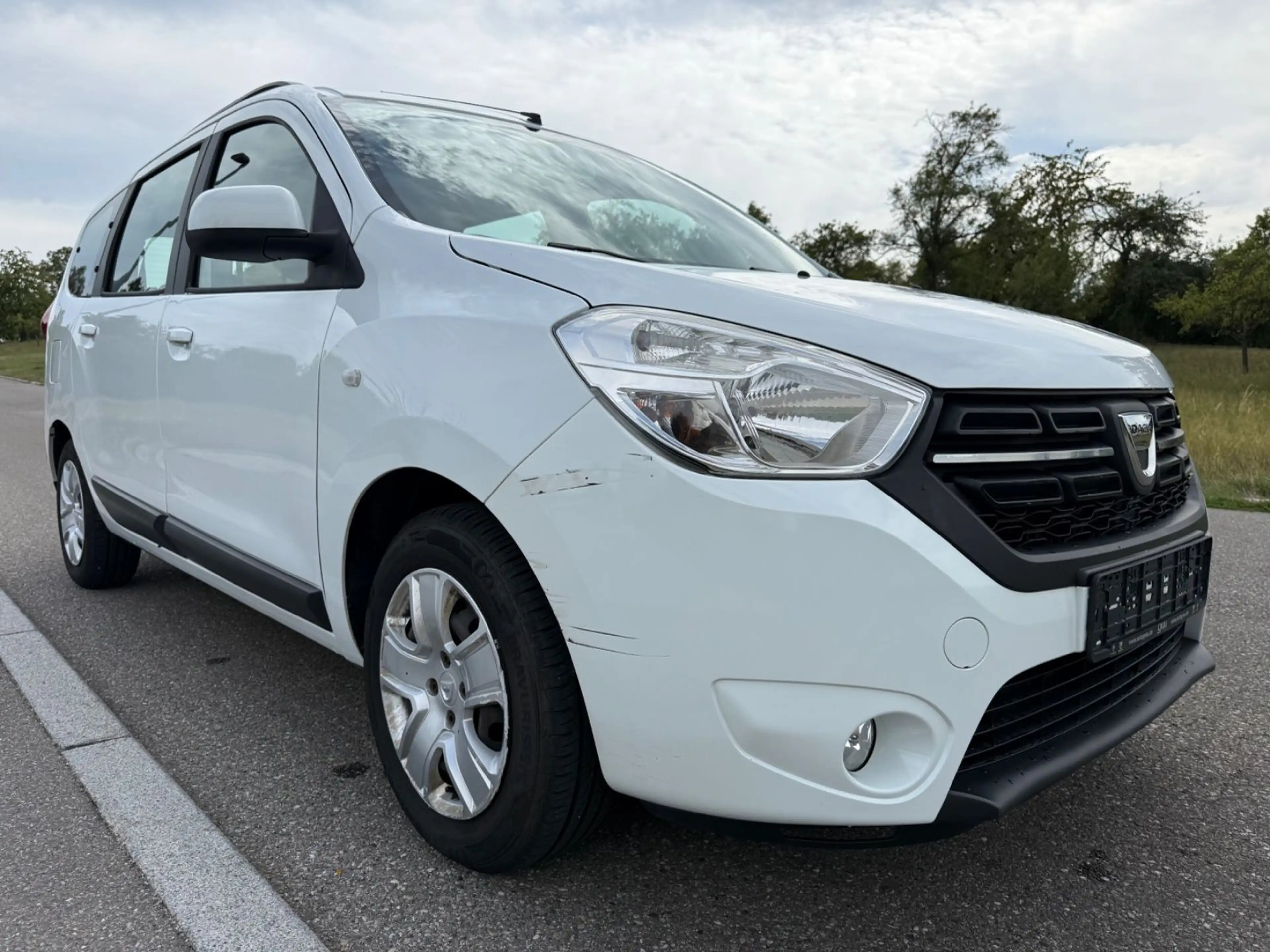 Dacia Lodgy Laureate 1.Hand!7-Sitzer!Scheckheftgepfl. — photo 3