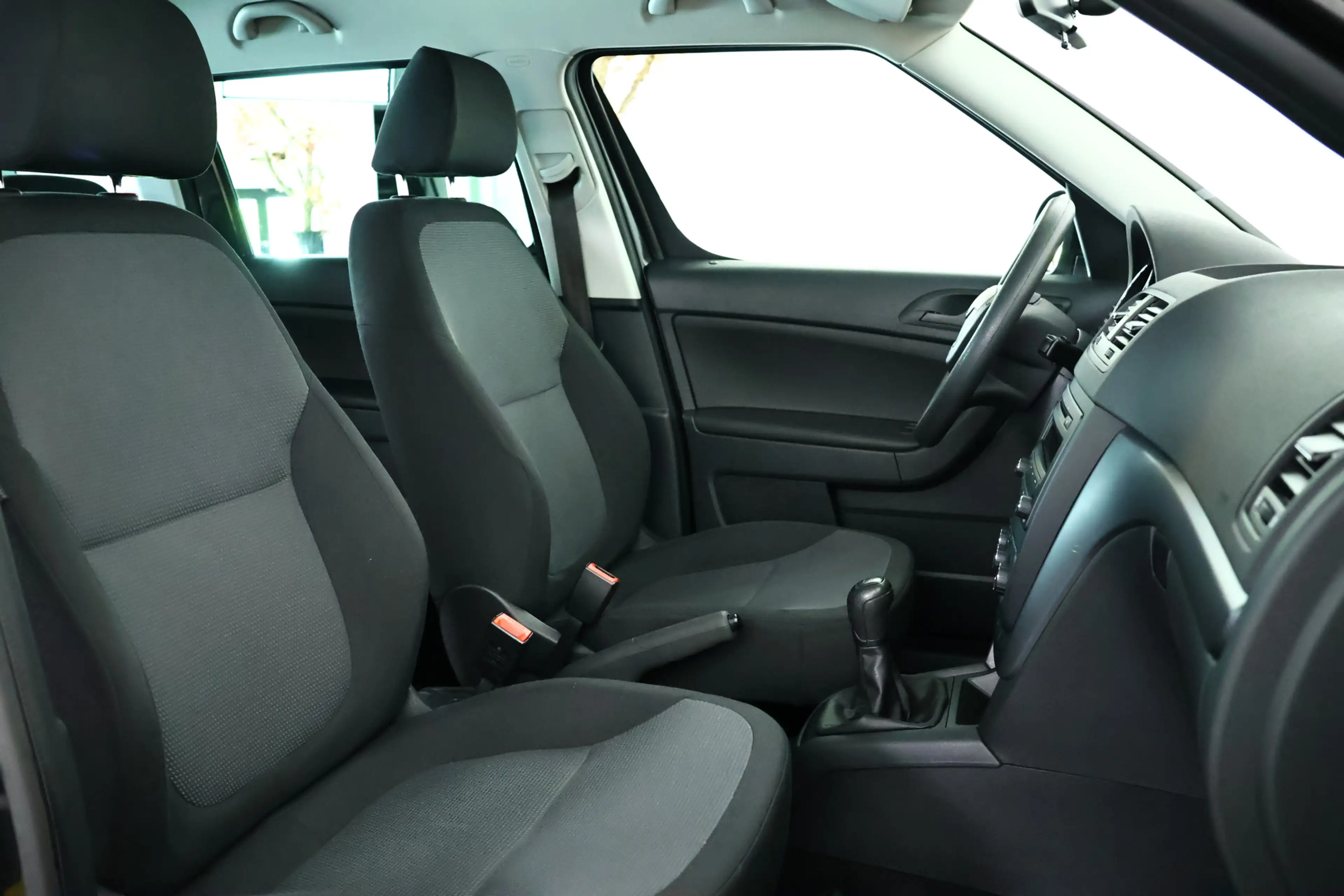 Skoda Yeti 1.2 TSI Active Airco / LMV / Radio / MP3 — photo 13