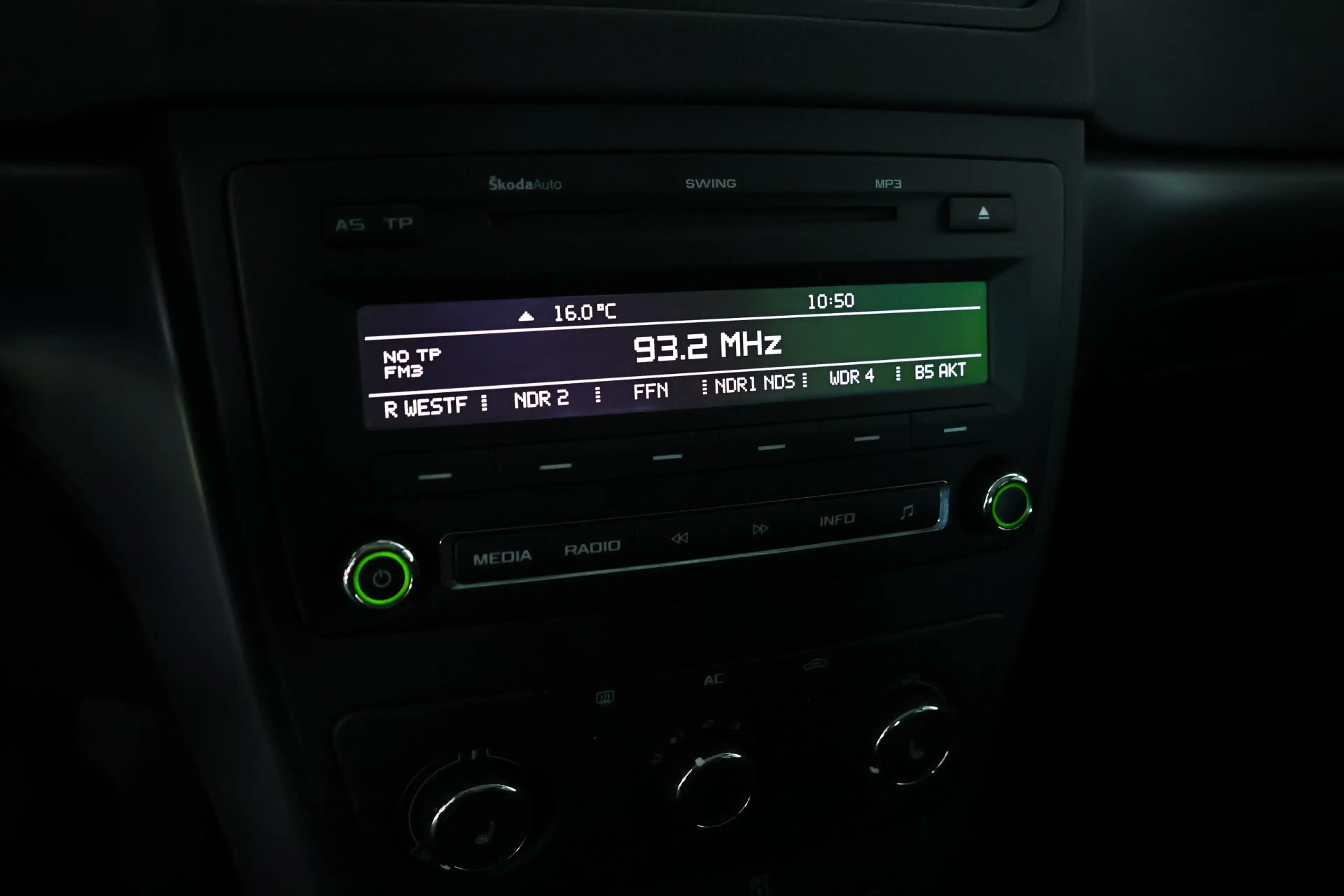 Skoda Yeti 1.2 TSI Active Airco / LMV / Radio / MP3 — photo 17