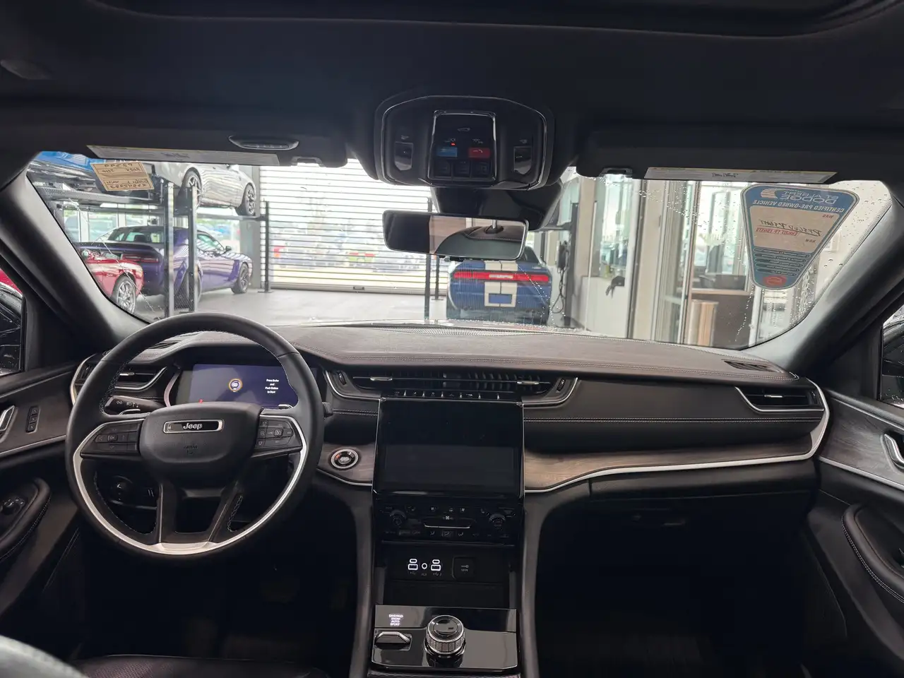 Jeep Grand Cherokee photo Jeep Grand Cherokee