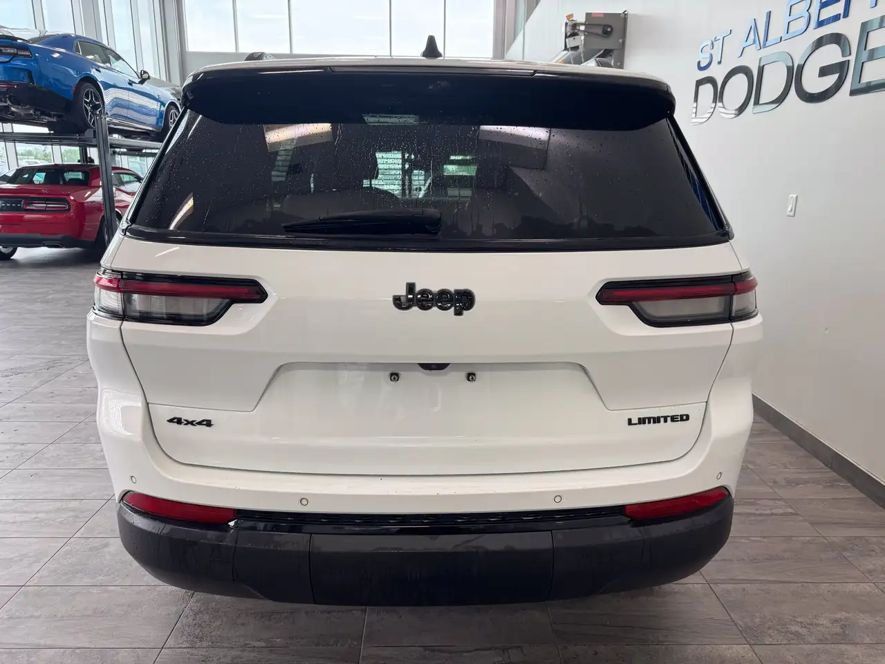 Jeep Grand Cherokee photo Jeep Grand Cherokee