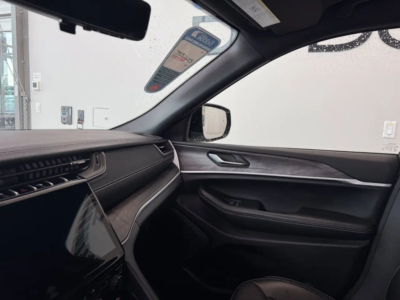 Jeep Grand Cherokee photo Jeep Grand Cherokee