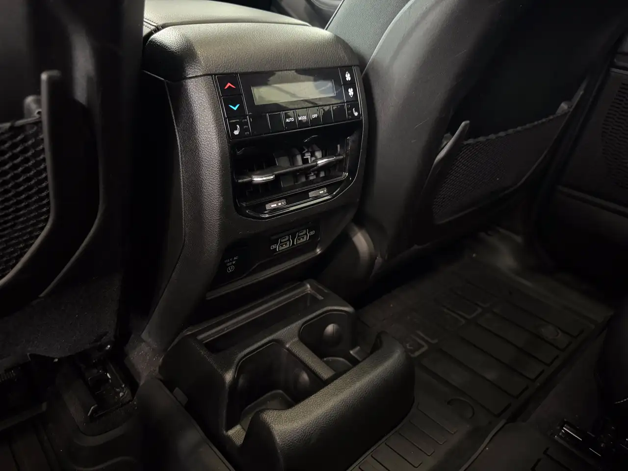 Jeep Grand Cherokee photo Jeep Grand Cherokee