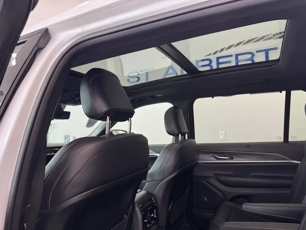 Jeep Grand Cherokee photo Jeep Grand Cherokee