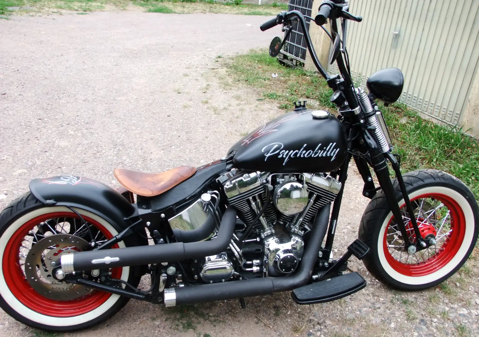 Harley-Davidson Fat Boy Bobber FLSTF Schwarz - 1