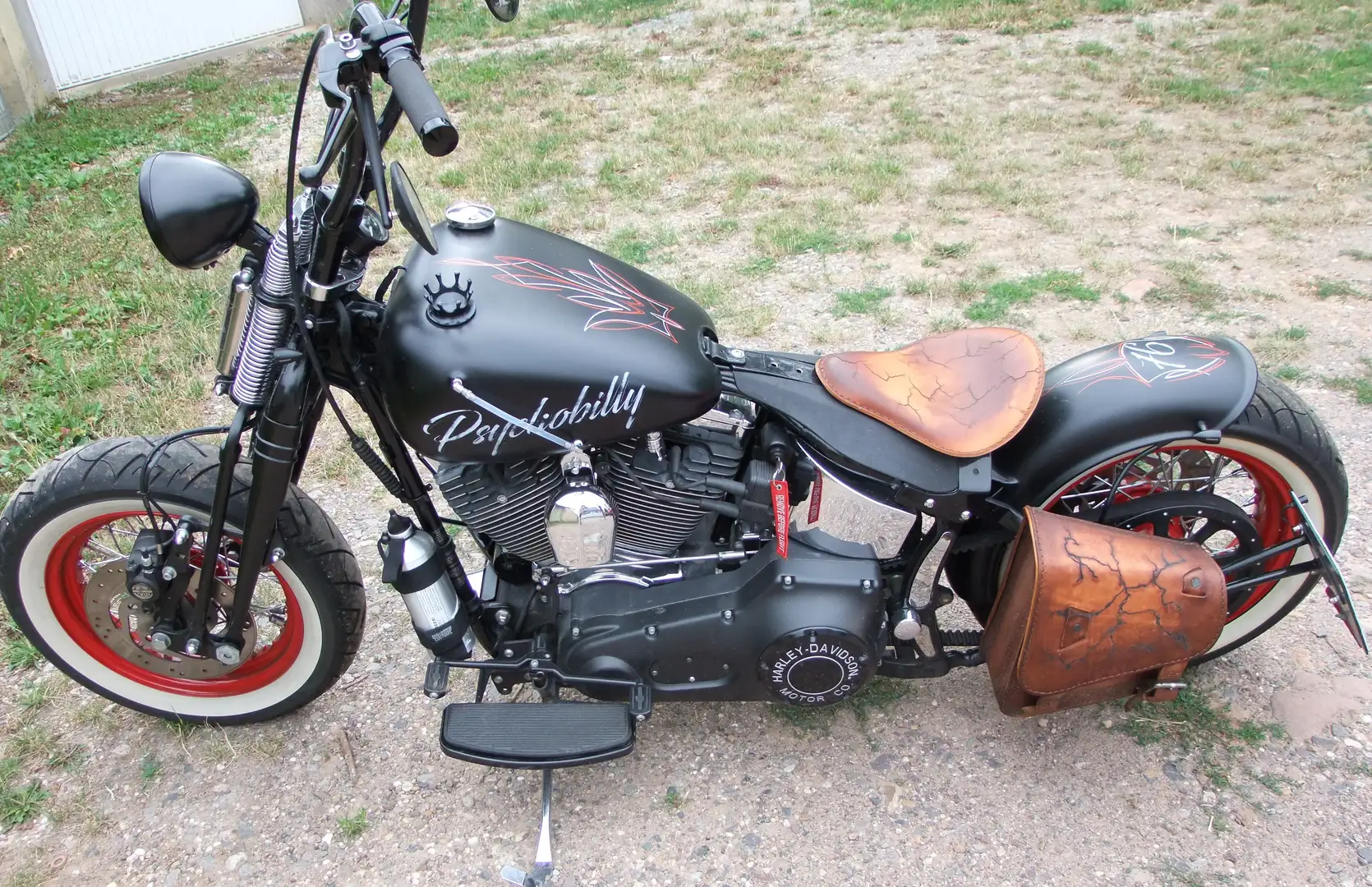 Harley-Davidson Fat Boy Bobber FLSTF Schwarz - 2
