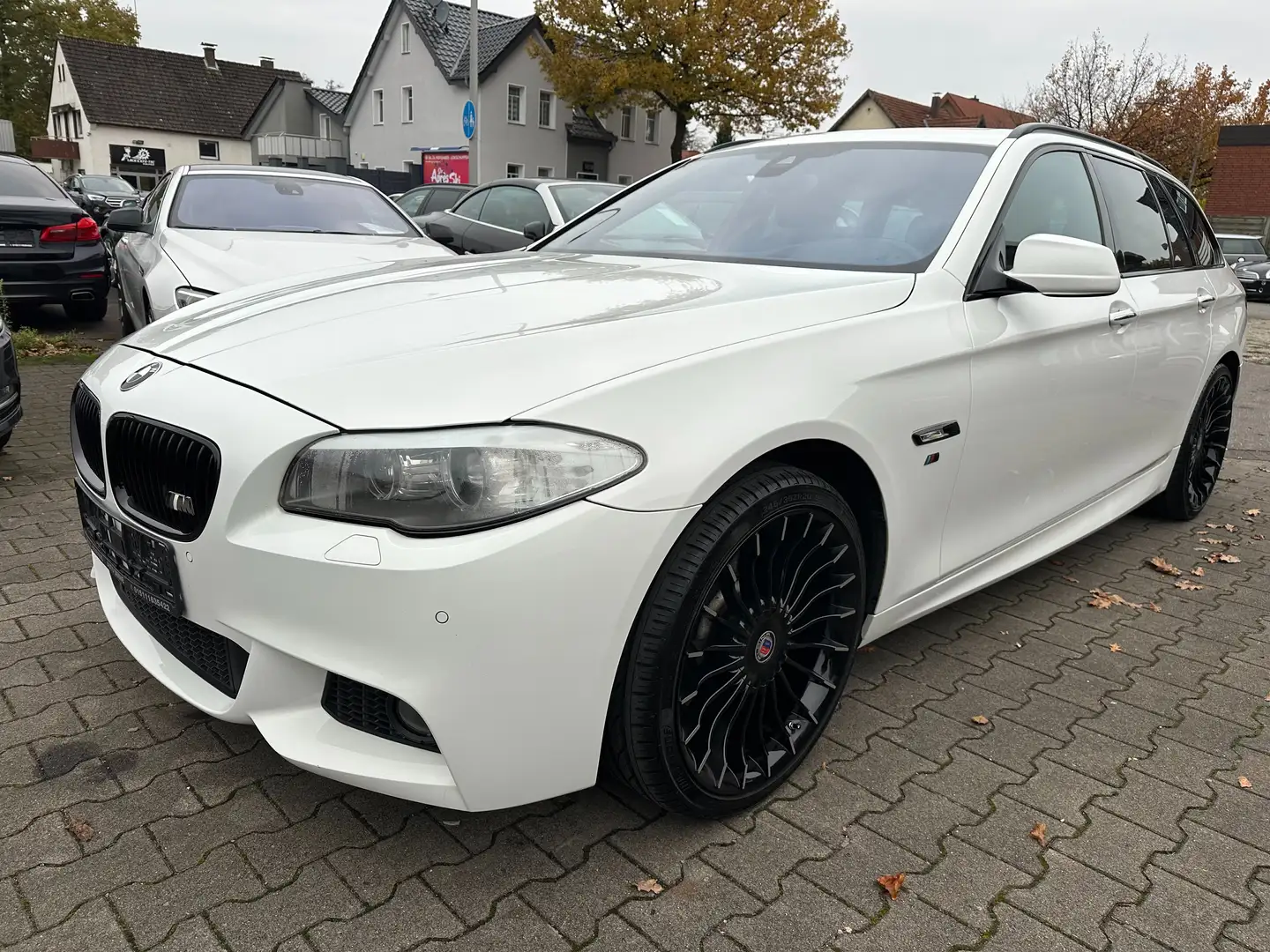BMW 525 525d xDrive~Original M-Sportpaket~Navi~Leder~Panor Blanco - 1