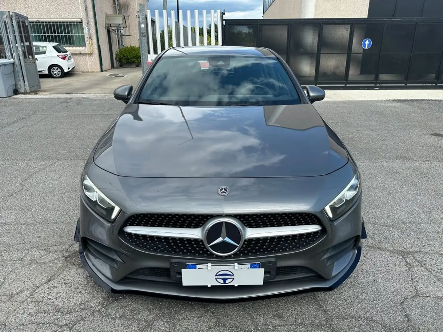 Mercedes-Benz A 180 d Automatic Premium Grigio - 2