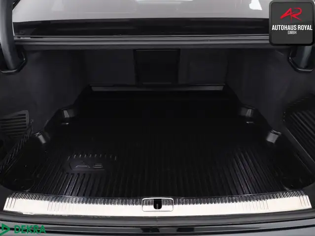 Audi A8 view 15
