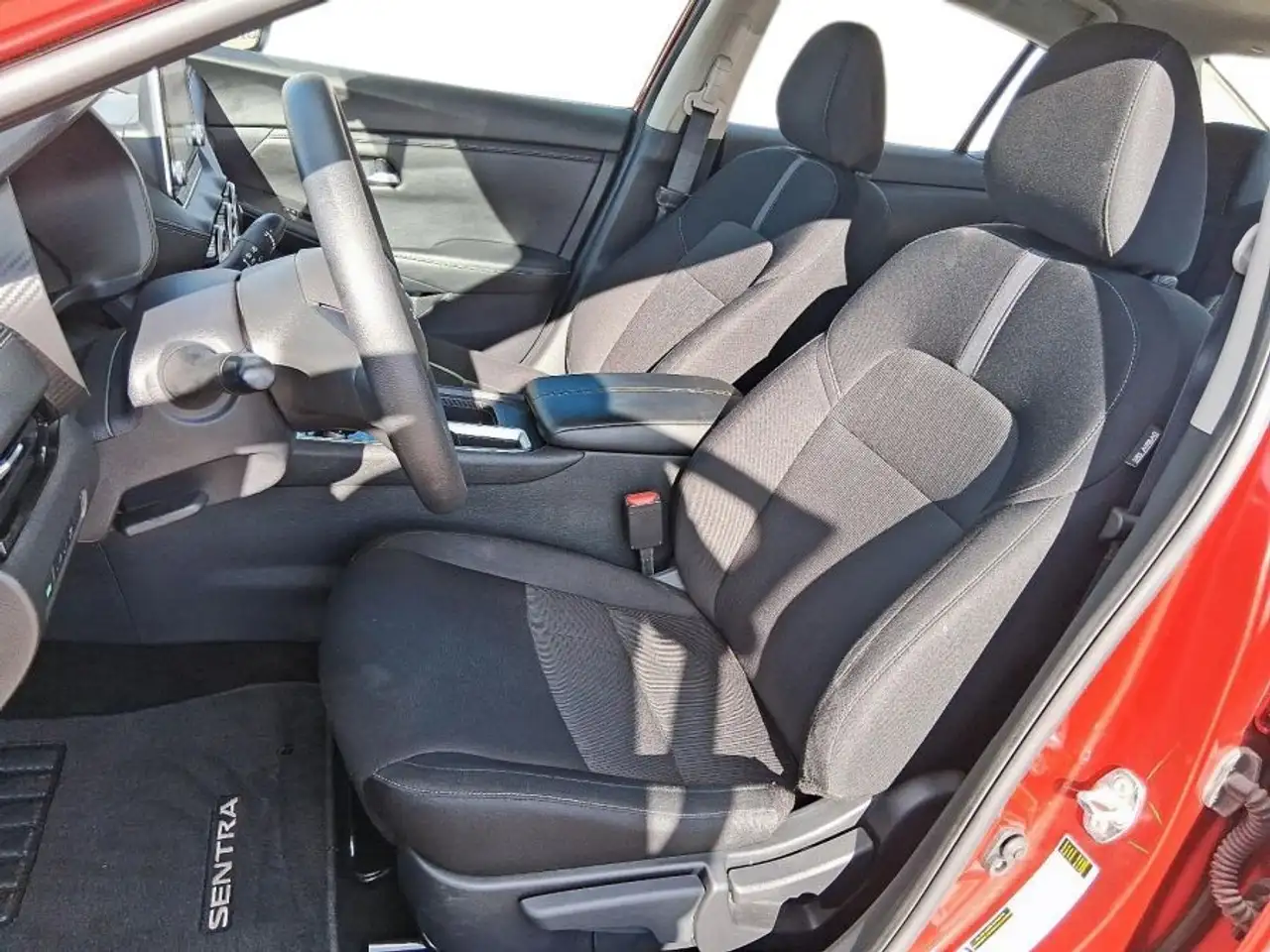 Nissan Sentra снимка Nissan Sentra