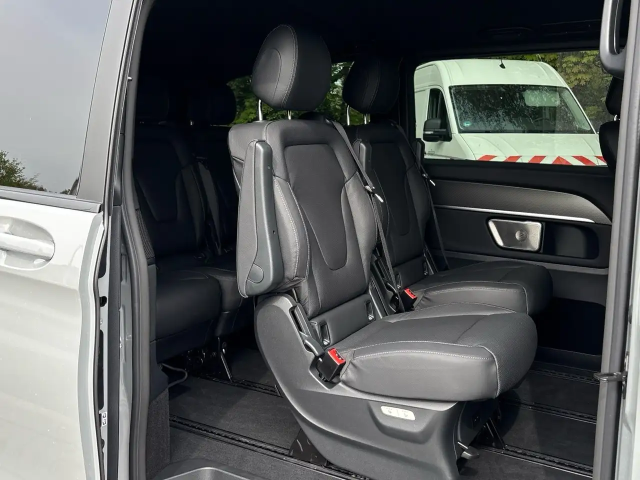 Mercedes-Benz V 300 d Avantgarde 4x4 lang Standhzg AHK2,5t 360° 14