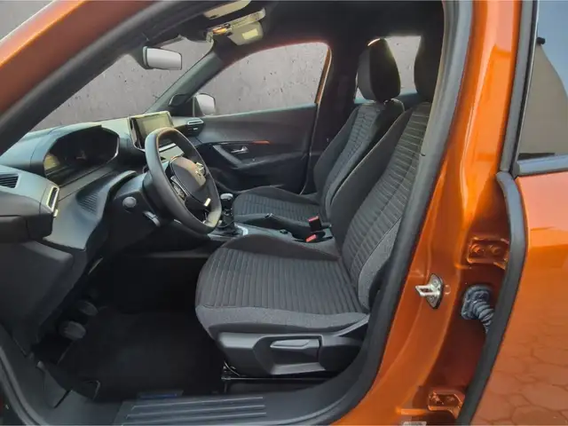 Peugeot 2008 view 9