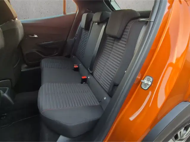 Peugeot 2008 view 8