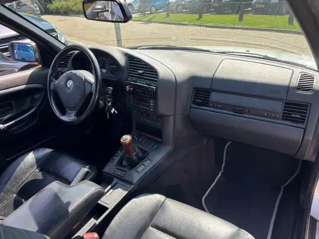 BMW 3 Series view 9